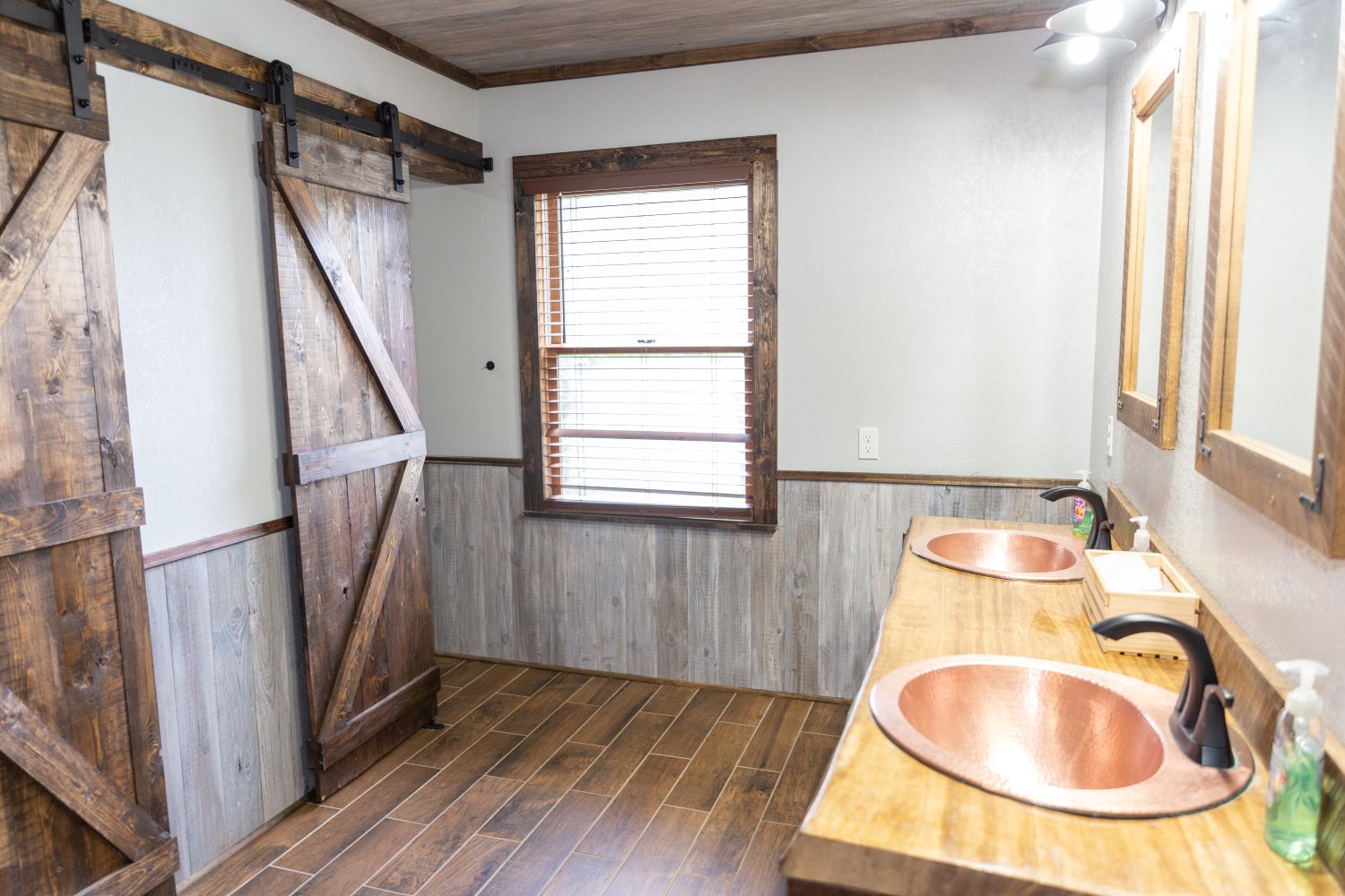 image of bathroom in bunkhouse cabin